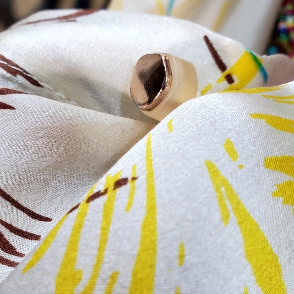 CAbi Silk Sleeveless Button Down Top Sz M - Picture 7 of 16